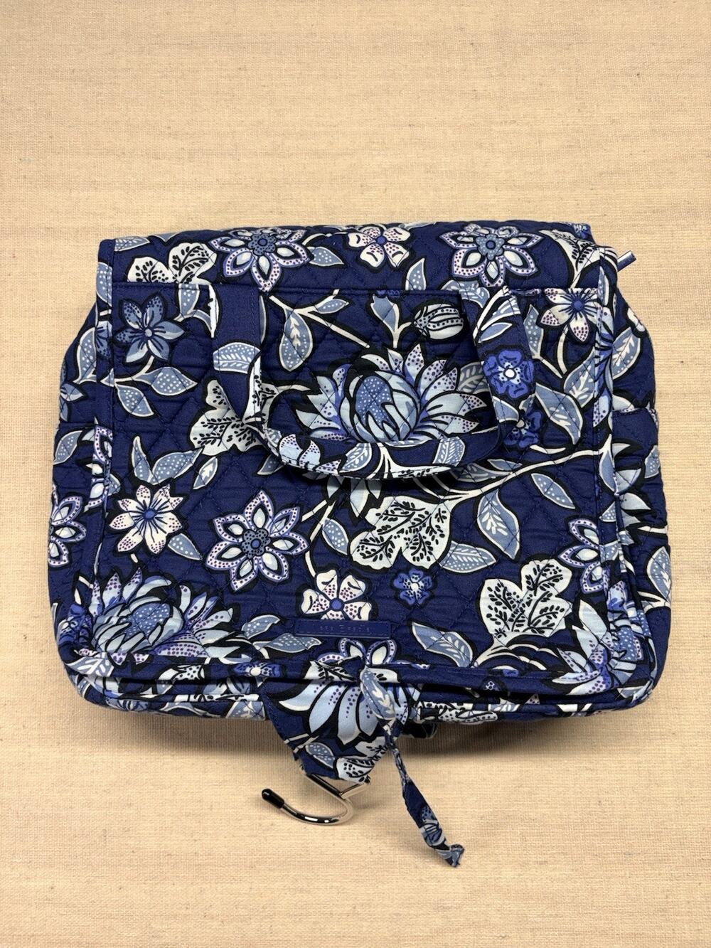 Vera Bradley Hanging Travel Organizer In Blue Floral Quilt